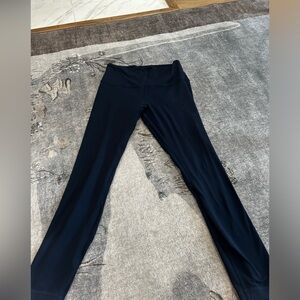 Lululemon navy Align capri-length pants - size 8